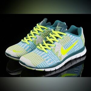 Geometric Nike Free Run